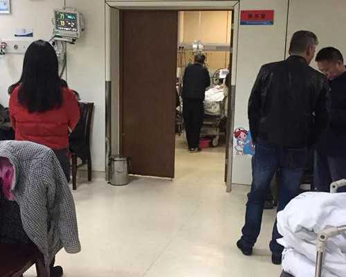 六个月大的宝宝能否坐立？了解宝宝助孕期的坐姿发育